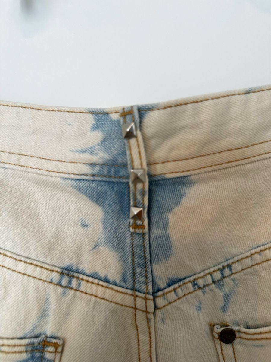 H&M Jeans: Denim High waist Shorts Grösse 42 – Nuovo (secondo la descrizione) da Eglisau venduto da Brewster1 2