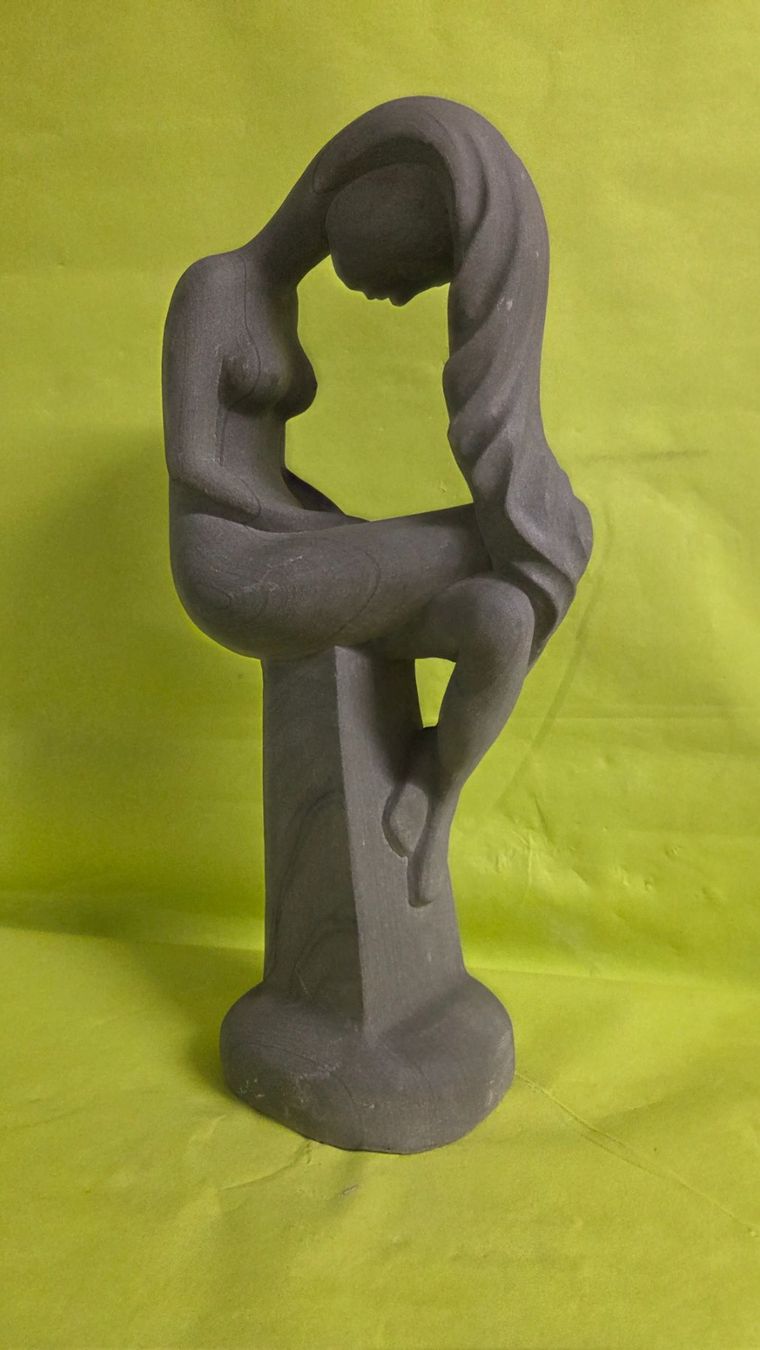 Sculture & Statue: Sandstein Statue sitzende Frau 40cm – Nuovo (secondo la descrizione) da Roggliswil venduto da Mabelco