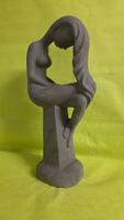 Sandstein Statue sitzende Frau 40cm