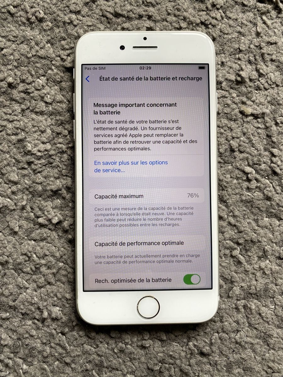 Apple Telefoni cellulari / Smartphones: iPhone 8 blanc 64Go impeccable N.14 – Nuovo (secondo la descrizione) da Genève venduto da eth_6qs6 4