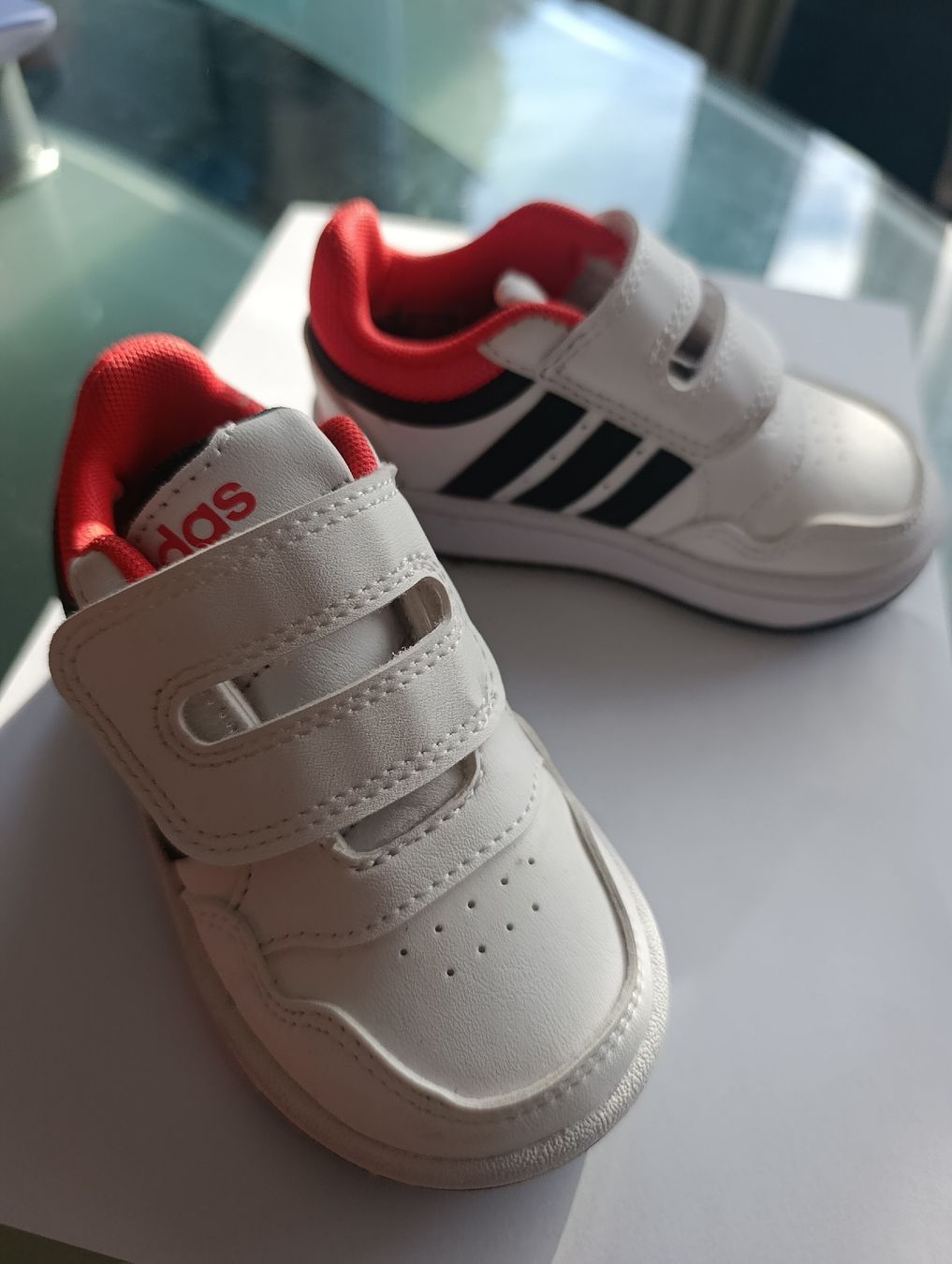 Adidas Schuhe für Jungen: Adidas. Turnschuhe – Neu (gemäss Beschreibung) aus St. Gallen von Ver_996y