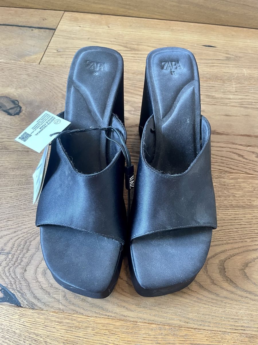 Zara Damenschuhe: Zara Black Platform Mules- Size 39 – Neu und originalverpackt aus Roche VD von closetcleanse 1