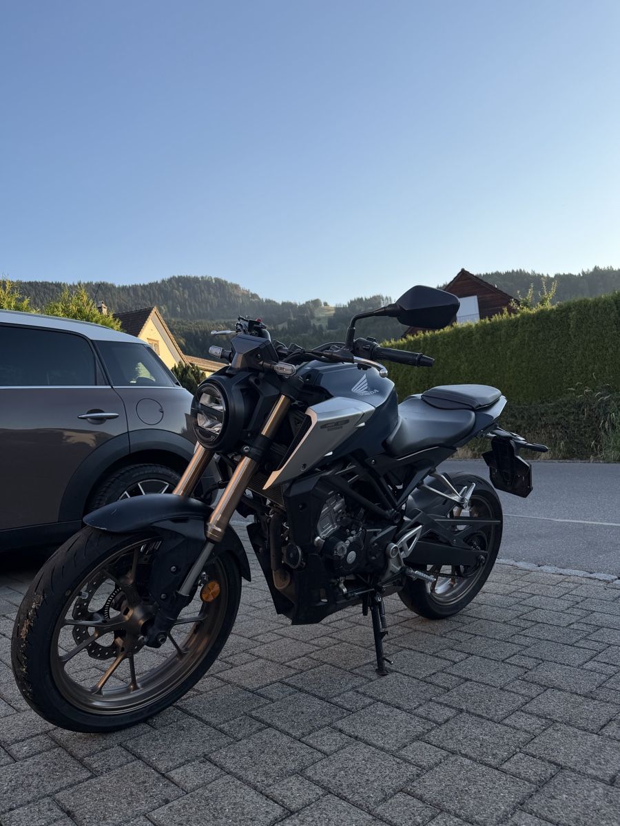 Honda Strasse: Honda CB125R Defekt – Defekt aus Appenzell von B-Quick 3