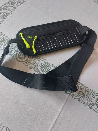 sehr schöne gut erhaltene Gürteltasche