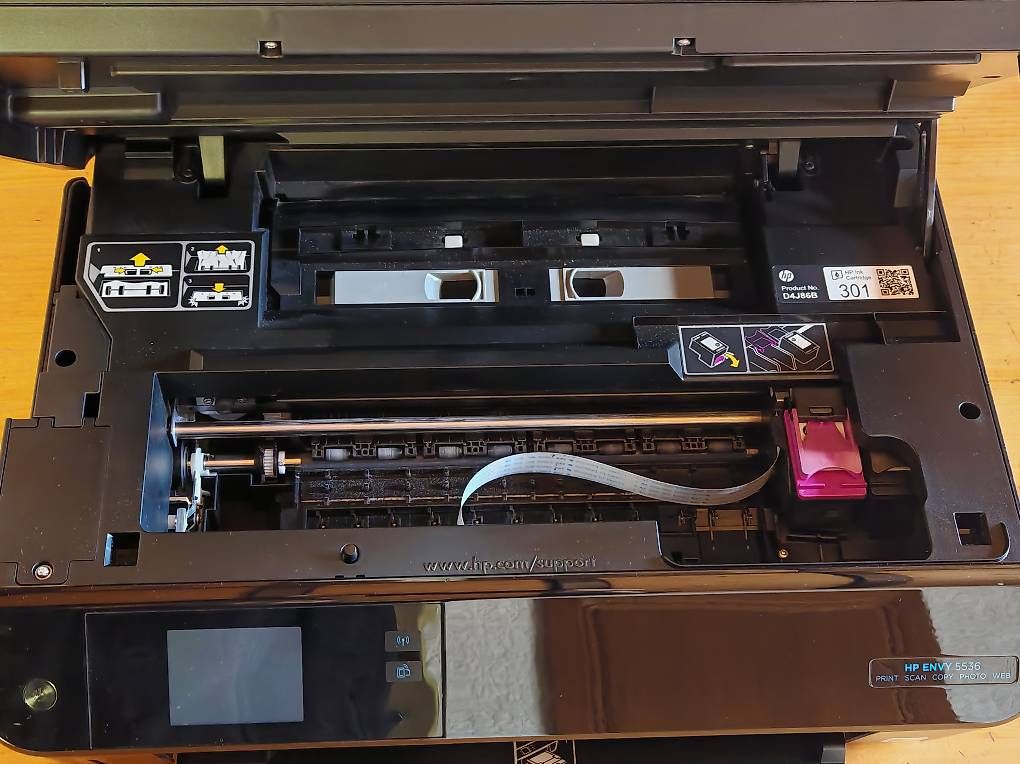 Imprimantes: Imprimante multifonction HP ENVY 5536  – D'occasion à Ovronnaz par cat_np8t 2