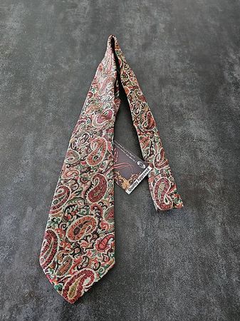 Krawatte mit Paisley-Muster, neuwertig für den Herbst.