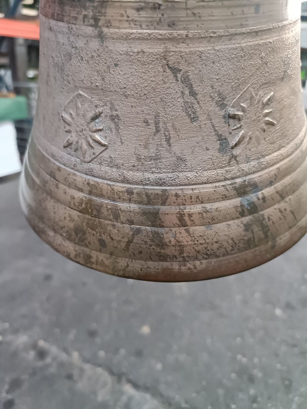 Campanacci mucche: Glocke mit Appenzeller Ornamenten – Usato da Däniken SO venduto da sgoldvreni 5