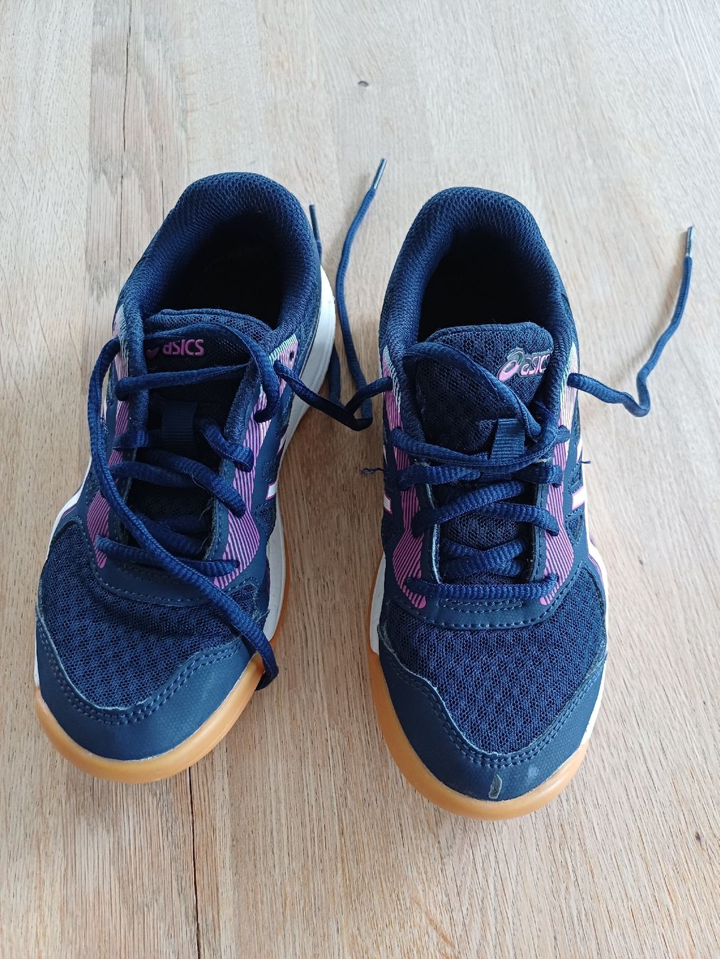 Asics Scarpe per ragazzi: Chaussures de sport taille 32.5 Asics – Usato da Epalinges venduto da bantille