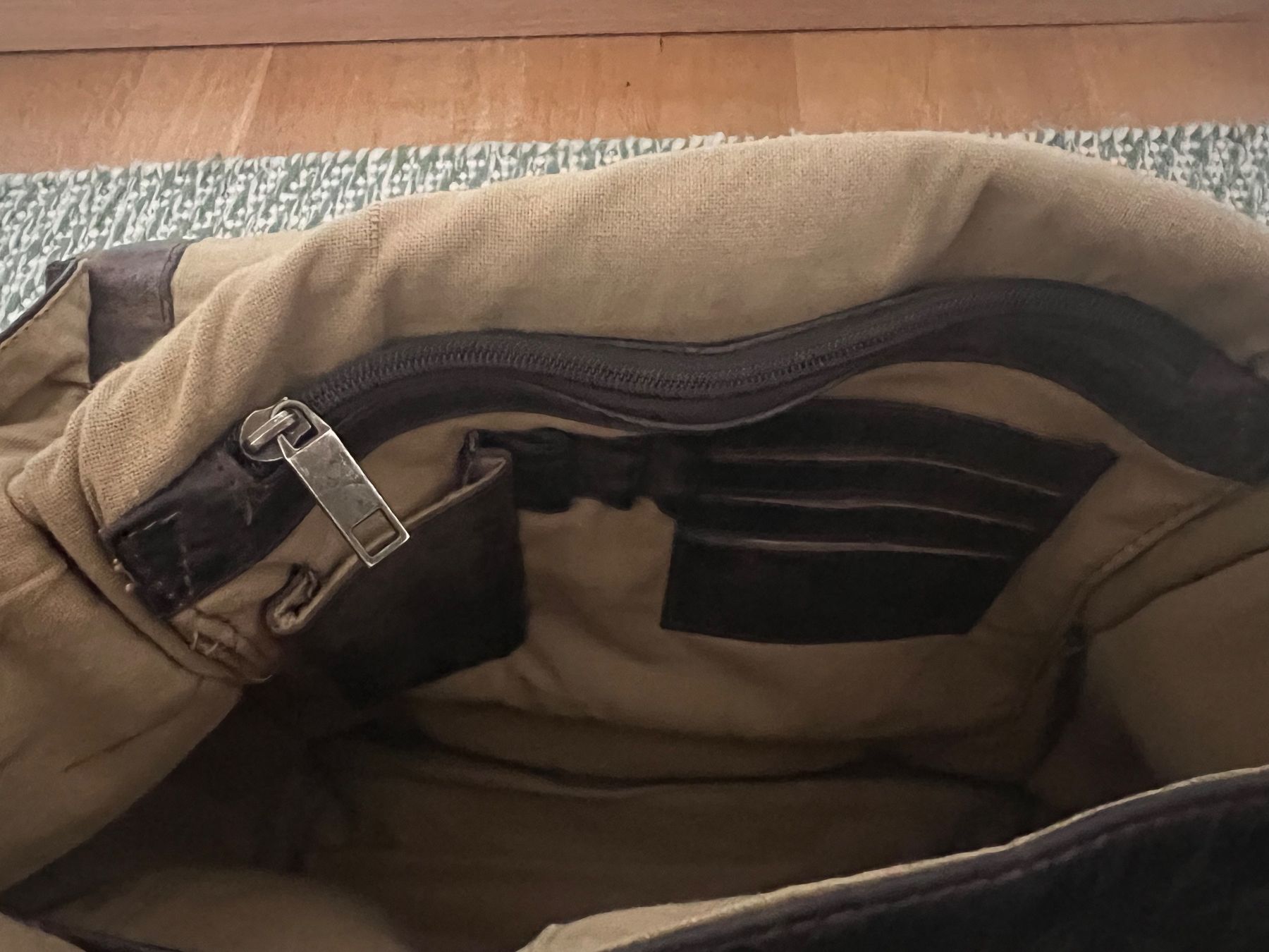 Borse: Umhängetasche aus Leder – Usato da Bern venduto da Father_Flair 1