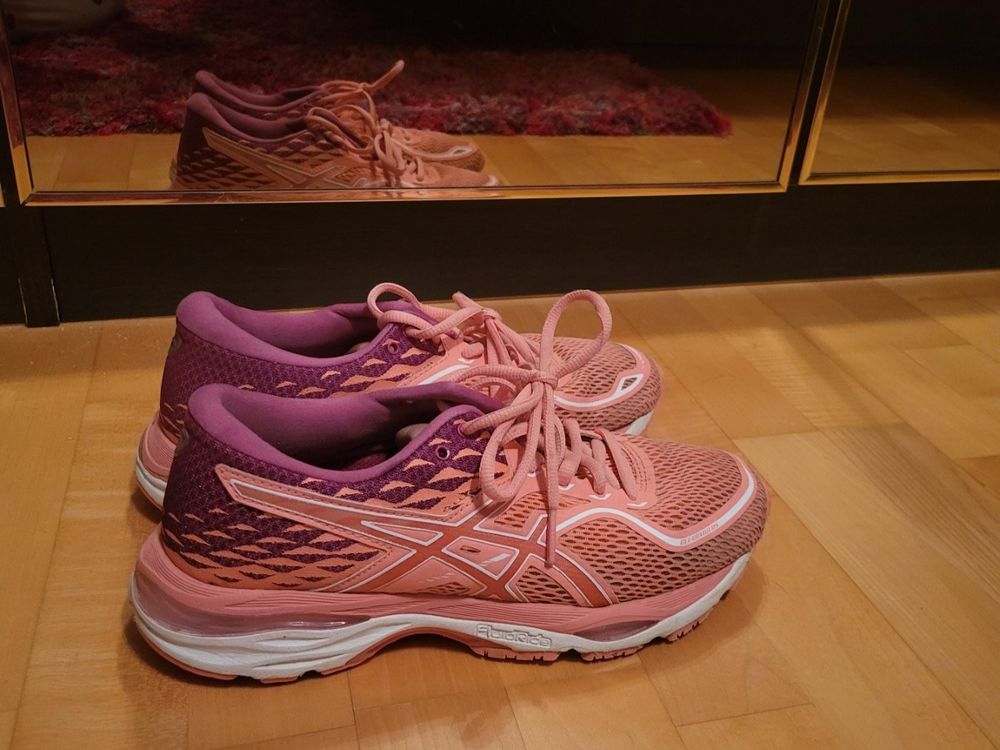 Asics trainers size 39 fluidride Kaufen auf Ricardo