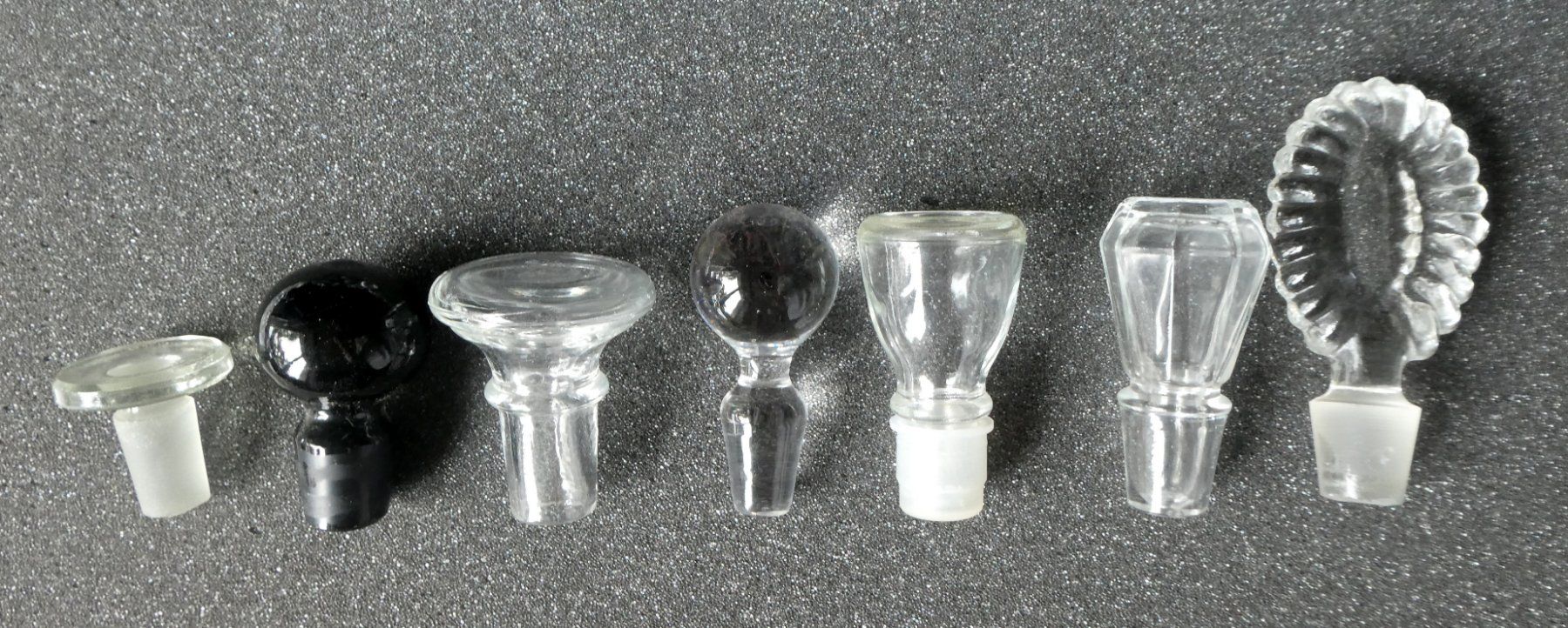 Flaschenöffner & -verschlüsse: 7 Stöpsel Glas Karaffenverschluss Stopfer Topper – Gebraucht aus Frauenfeld von ZAZ12