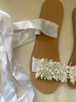 SUMMERTIME - stylische/edle Sandalen mit Perlen, weiss, 39