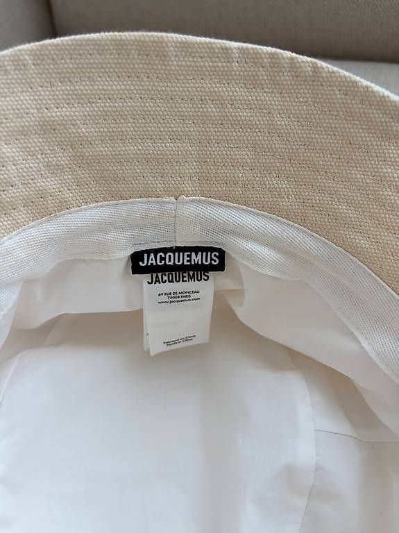 Jacquemus Copricapi, berretti & cappellini: Jacquemus Bucket Hat, Gr. 58, Top Zustand – Usato da Lachen SZ venduto da dar_hjg9 4