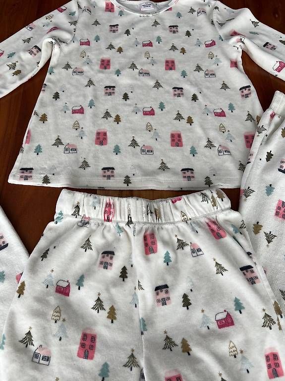 Pyjamas: Kinderpyjama Gr.146 – D'occasion à Buchs SG par dr750 2
