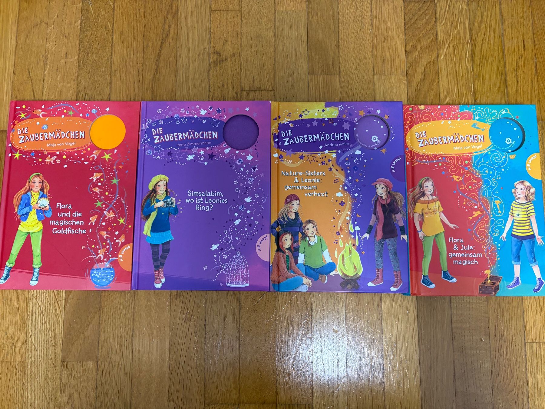 Bücher: 4 Bücher Die Zaubermädchen – Gebraucht aus Chur von alv_2xr8