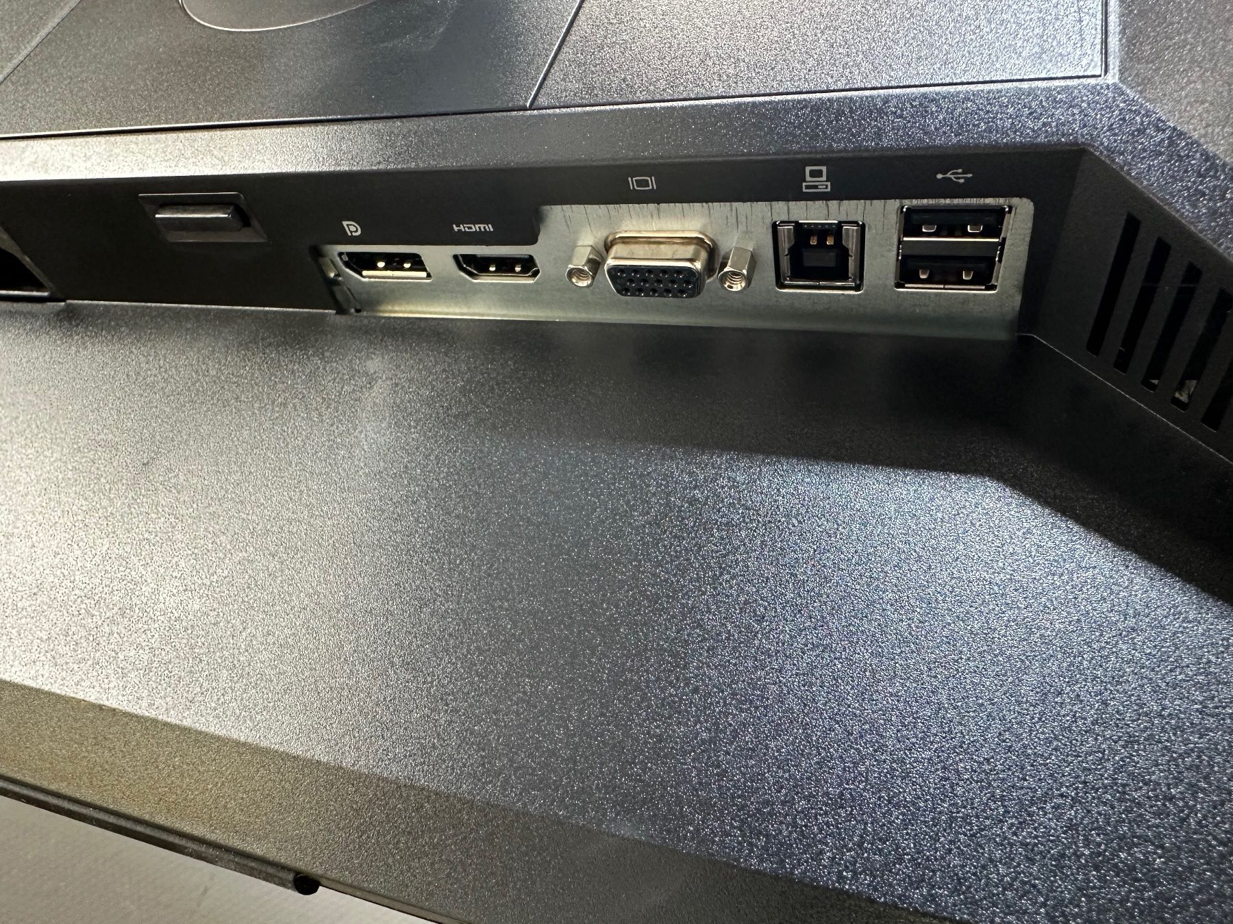 Hewlett Packard Monitor: Bildschirm, HP E24i G4 #2 – Usato da Laufenburg venduto da Sirluger 5