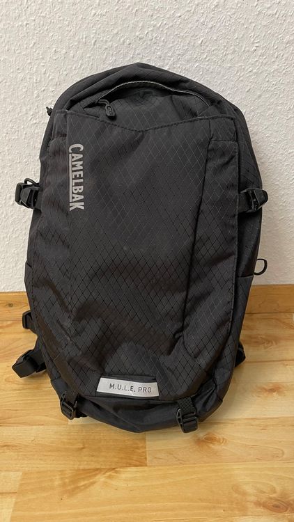 CAMELBAK Rucksack Drizzle/Monument 0,6 Liter – Sling-Tasche Mit Trinkflasche, Air-Mesh-Gurt