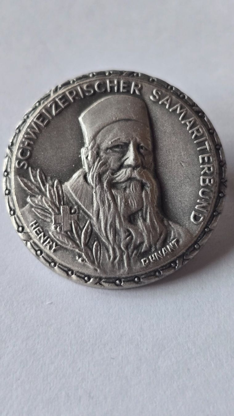 Placchette & Badge: Abzeichen Schweizerischer Samariterbund Henry Dunant P. K... – Usato da Duebendorf venduto da Dguguseli