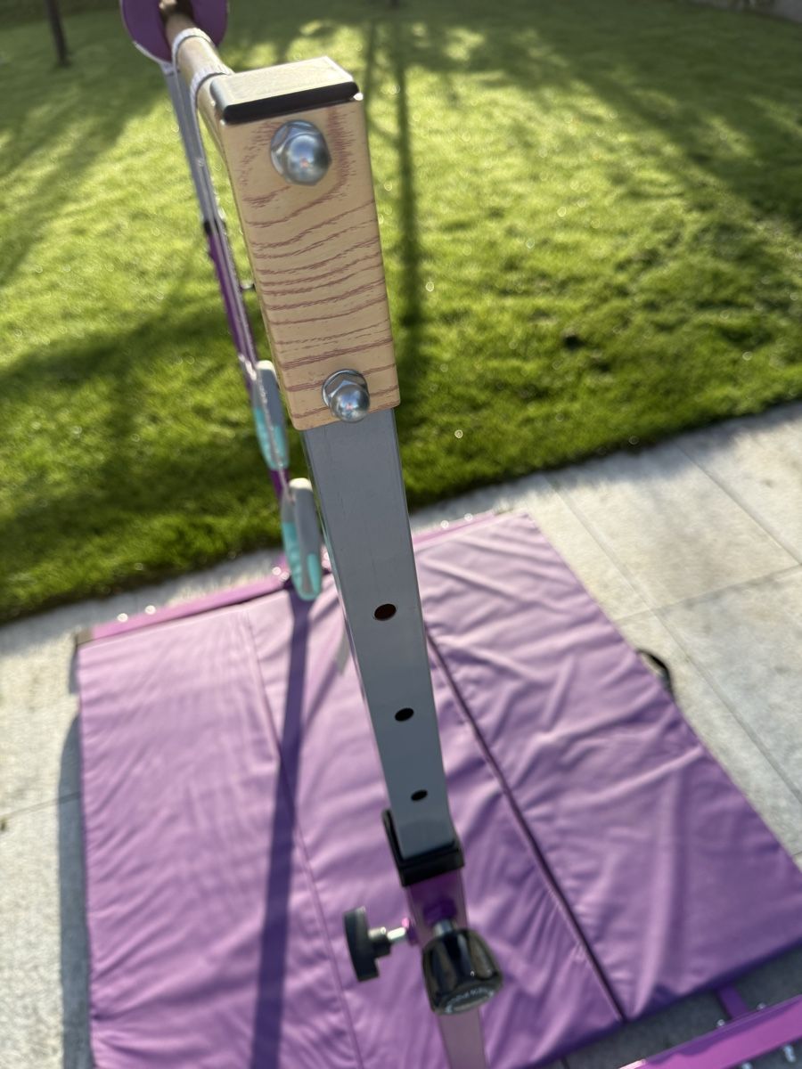 Hometrainer: Turnstange mit Matte, höhenverstellbar – Usato da Altbüron venduto da Schlofmoetzli 2