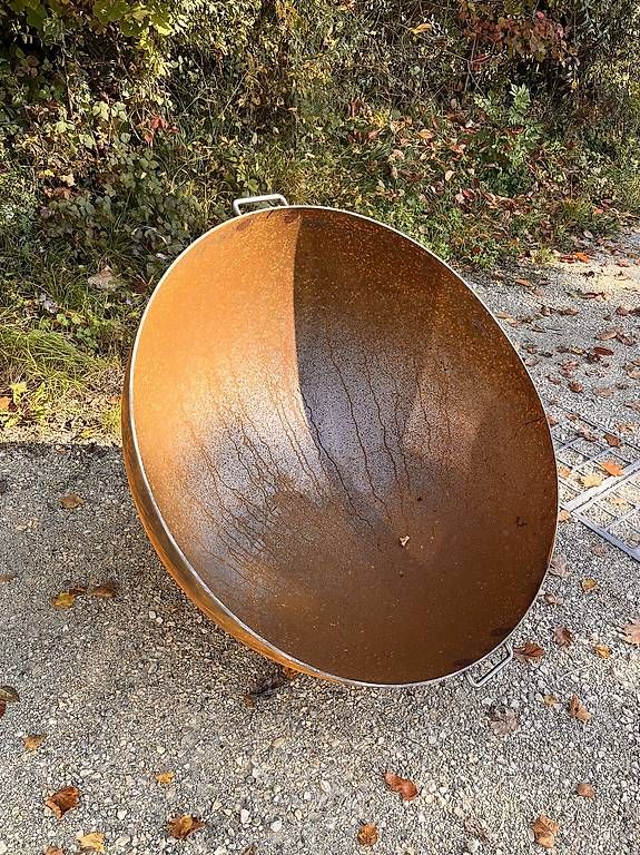 Bracieri: Schwenkbare Halbkugel, Feuerschale 1m mit Standring – Usato da Oberwil-Lieli venduto da metal-works 2