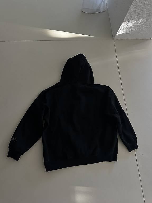 Maglioni & Felpe: Essentials Hoodie Black, M – Usato da St. Gallen venduto da ninl123 3