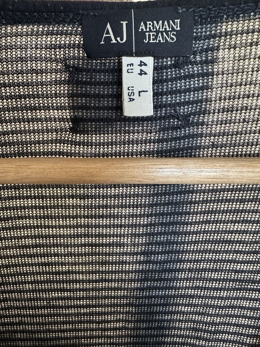Top: Schönes Oberteil von Armani Jeans – Usato da Dübendorf venduto da suv_7dsx 4
