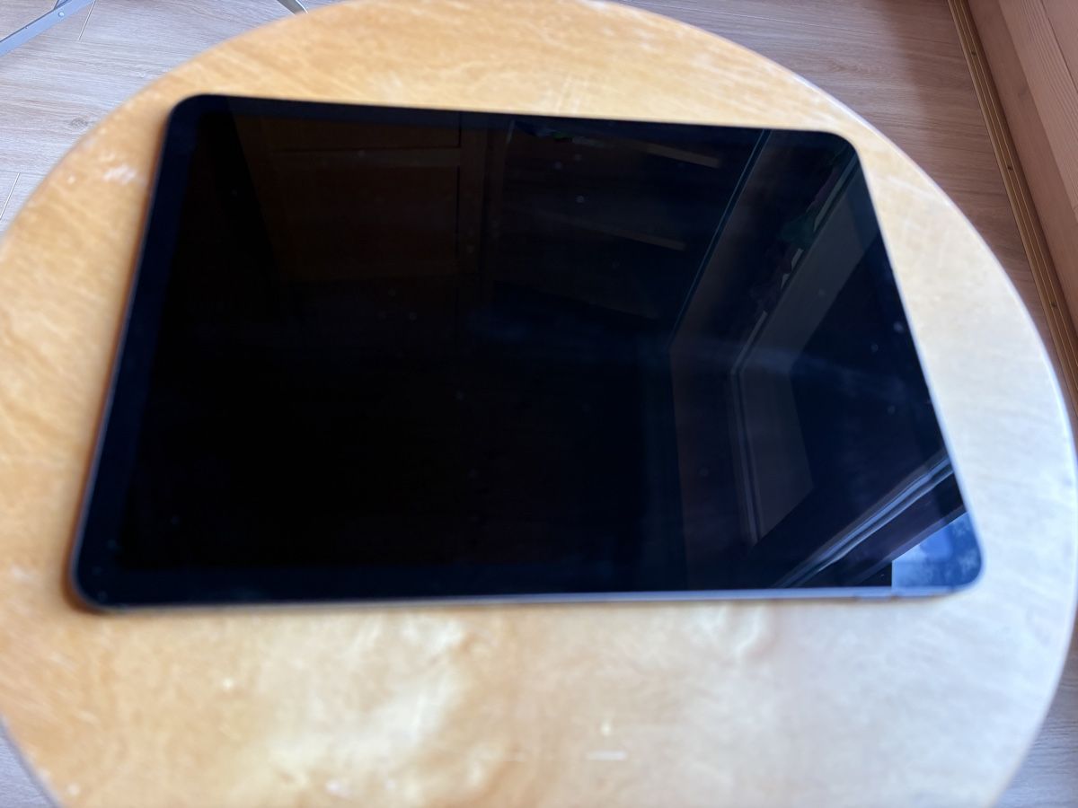 Apple Tablet PC: iPad Air 5th Gen M1 64GB – Defekt aus Steffisburg von noctilux 1