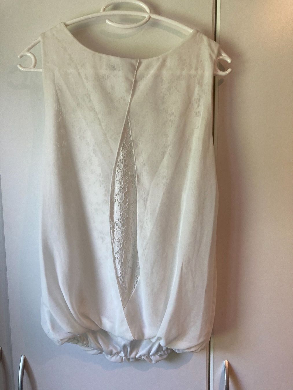 Camicette: Weisse Bluse mit süssem Rücken Gr. M – Usato da Thun venduto da Vans_98 1
