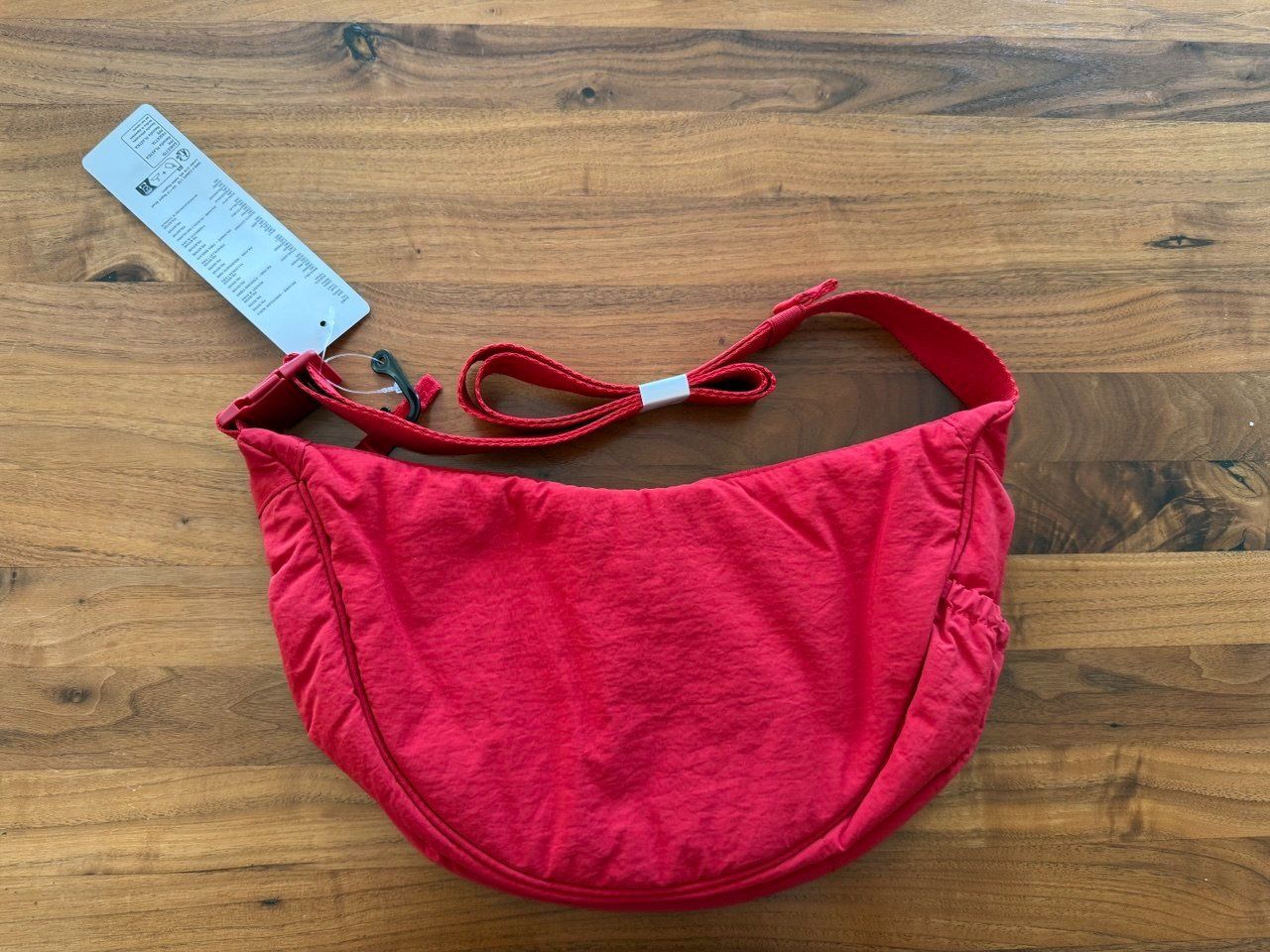 Taschen: New Round Mini Shoulder Bag – Neu und originalverpackt aus Zürich von futurmutur 1