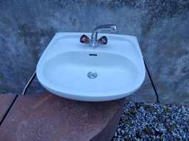 alter Laufen Waschtisch mit Armatur