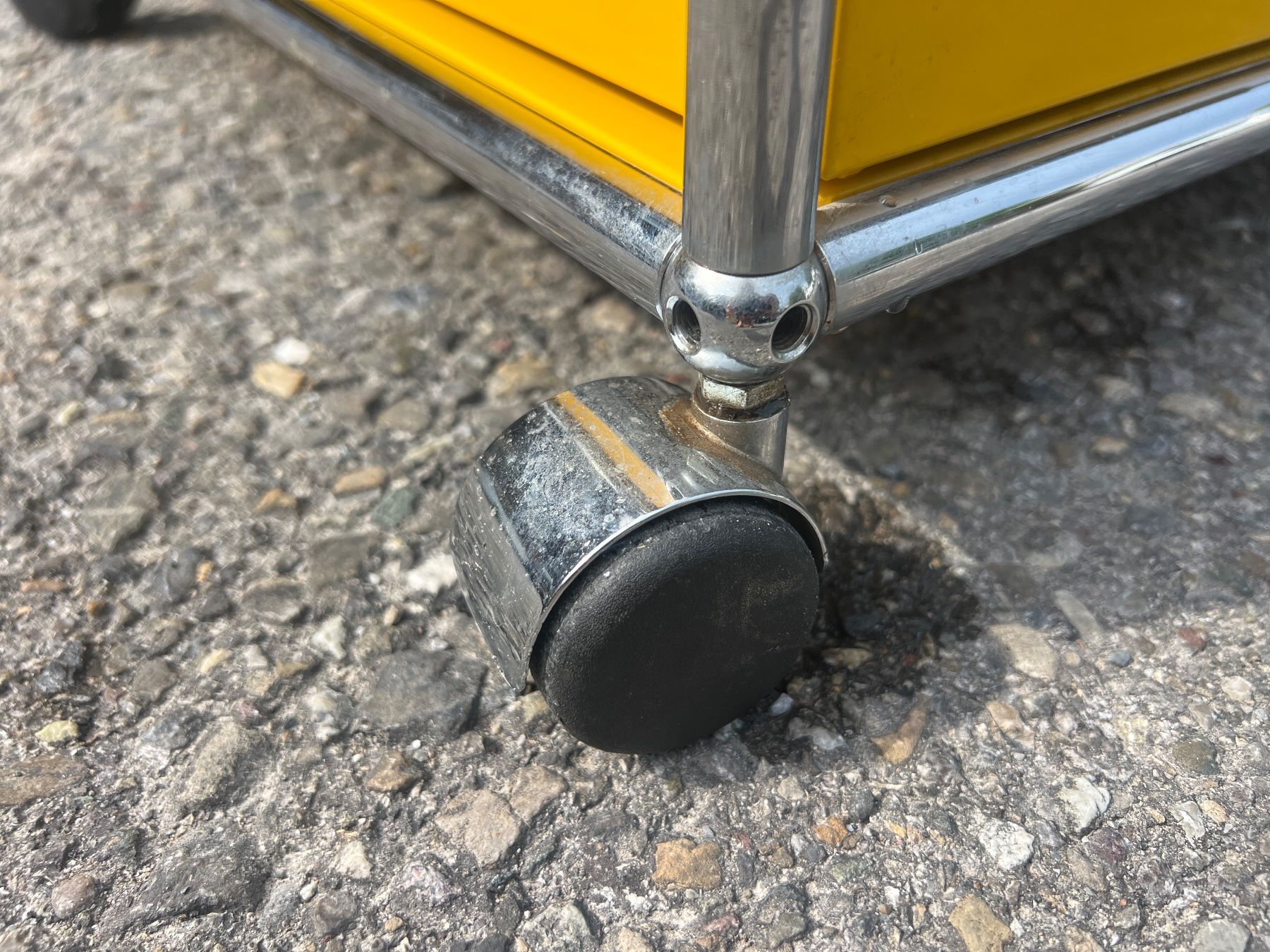 USM Korpus: USM Haller Rollkorpus Gelb – Gebraucht aus Otelfingen von Yossi-68 5