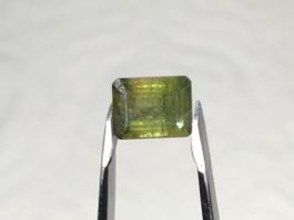 ab 1.- grüner Turmalin ca. 1.6 Karat