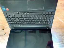 Sony Laptop Modell SVE 151E11M. Laptop startet nicht.