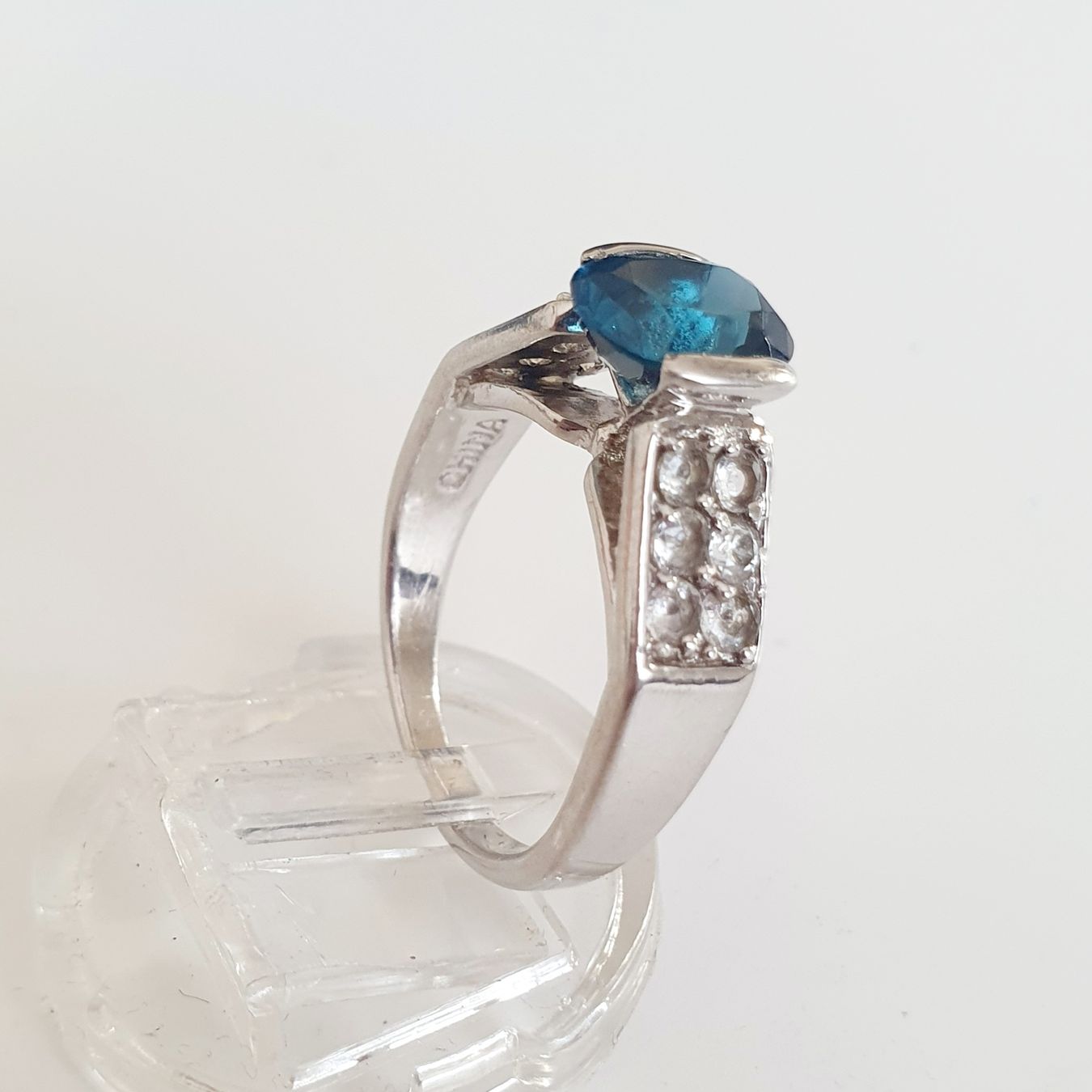 Ringe: Silber Ring mit Zirkonia, 925 Silber, Gr. 18.3 mm, – Gebraucht aus Kreuzlingen von Wunderkiste123