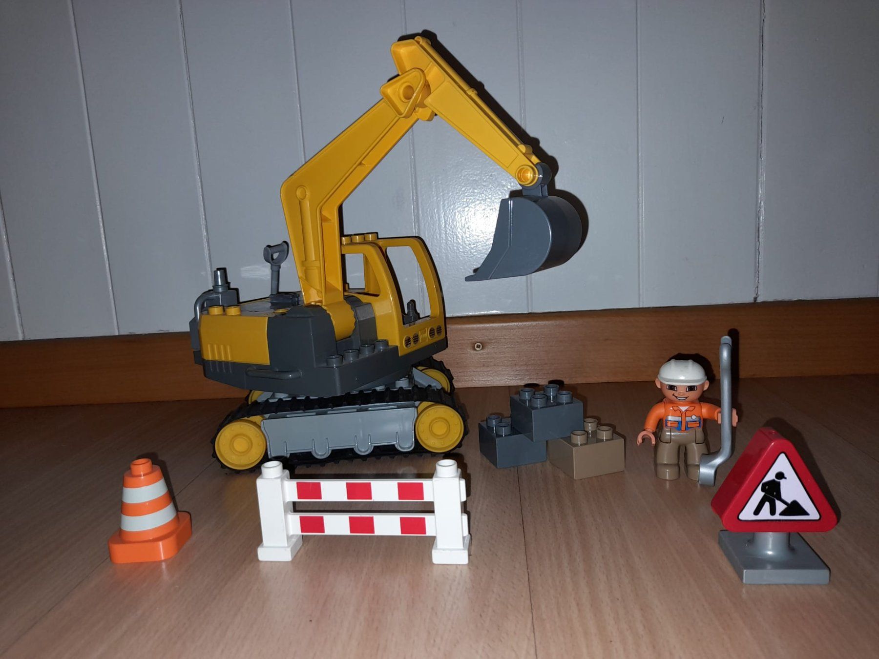 Lego Giocattoli: Lego Duplo Raupenbagger 4986 – Usato da Wittenbach venduto da Gugielmo