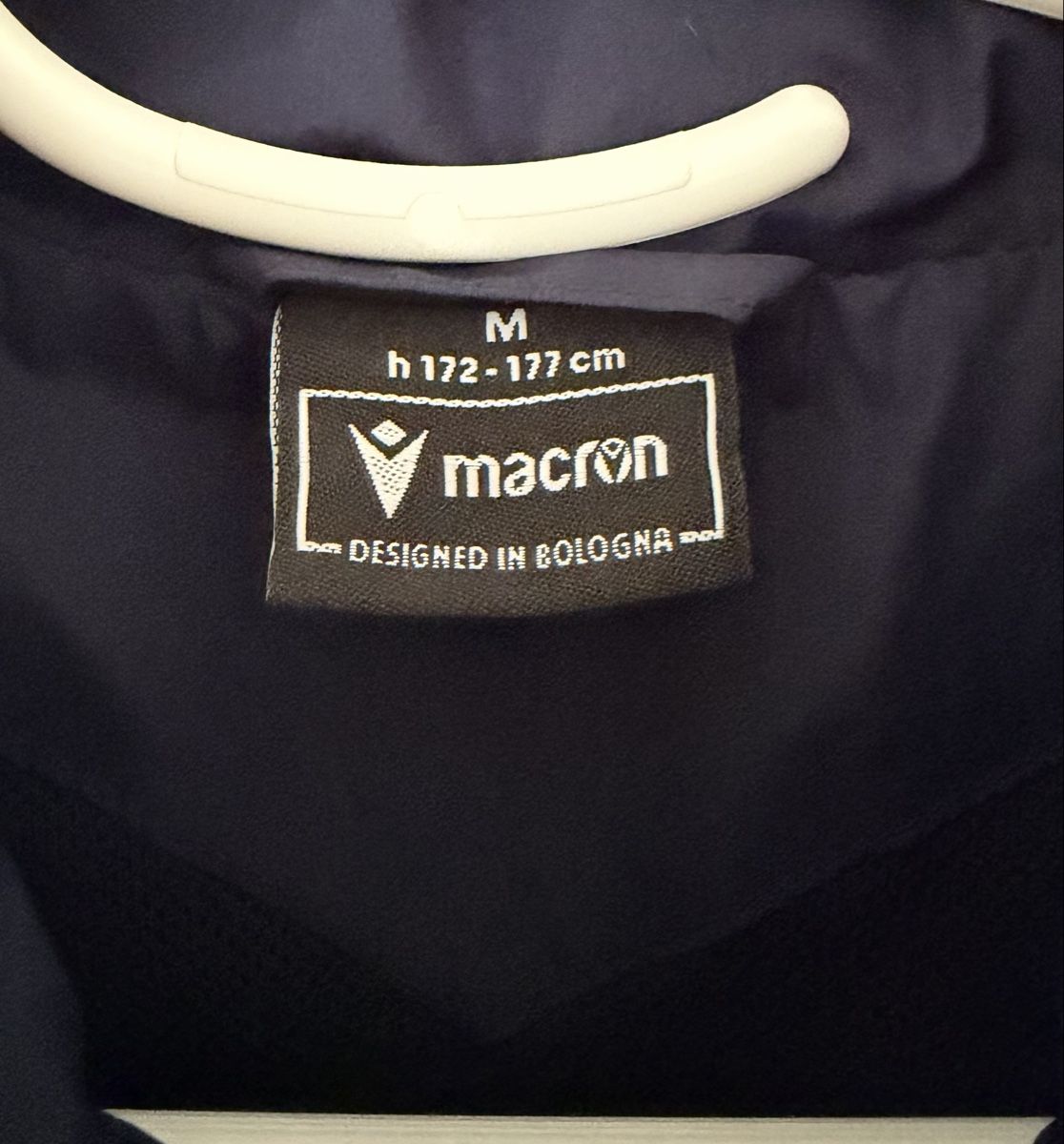 FC Basel Giacche: Fc Basel Macron Windbreaker Jacke 2023-24  – Usato da Füllinsdorf venduto da hae_gt9l 2
