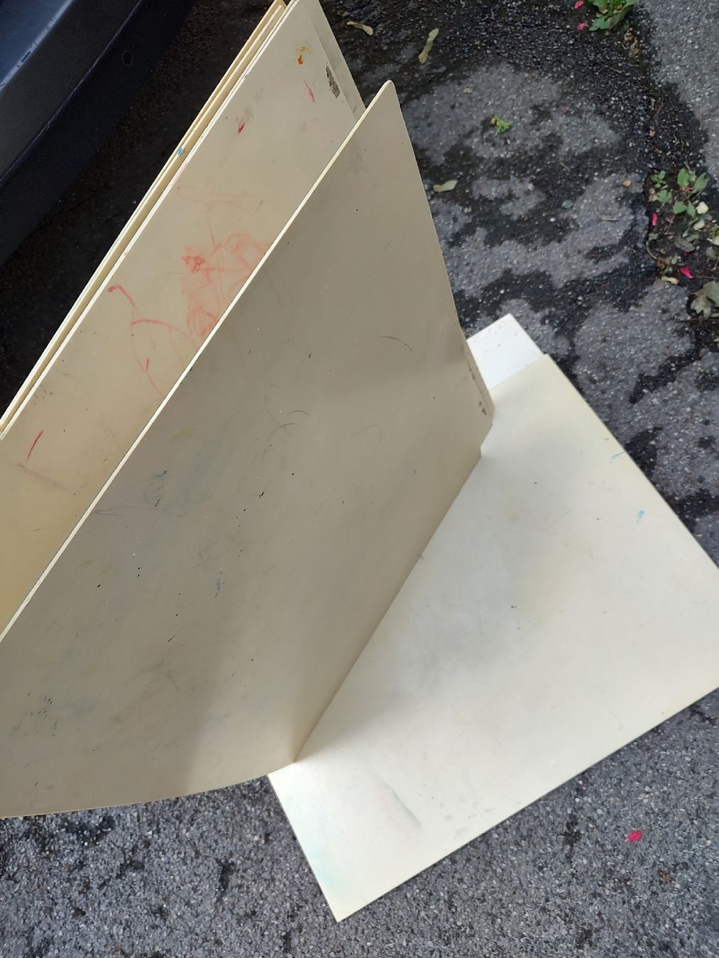 Tische: Tafeln, Plastikunterlagen – Gebraucht aus Chur von flor123456
