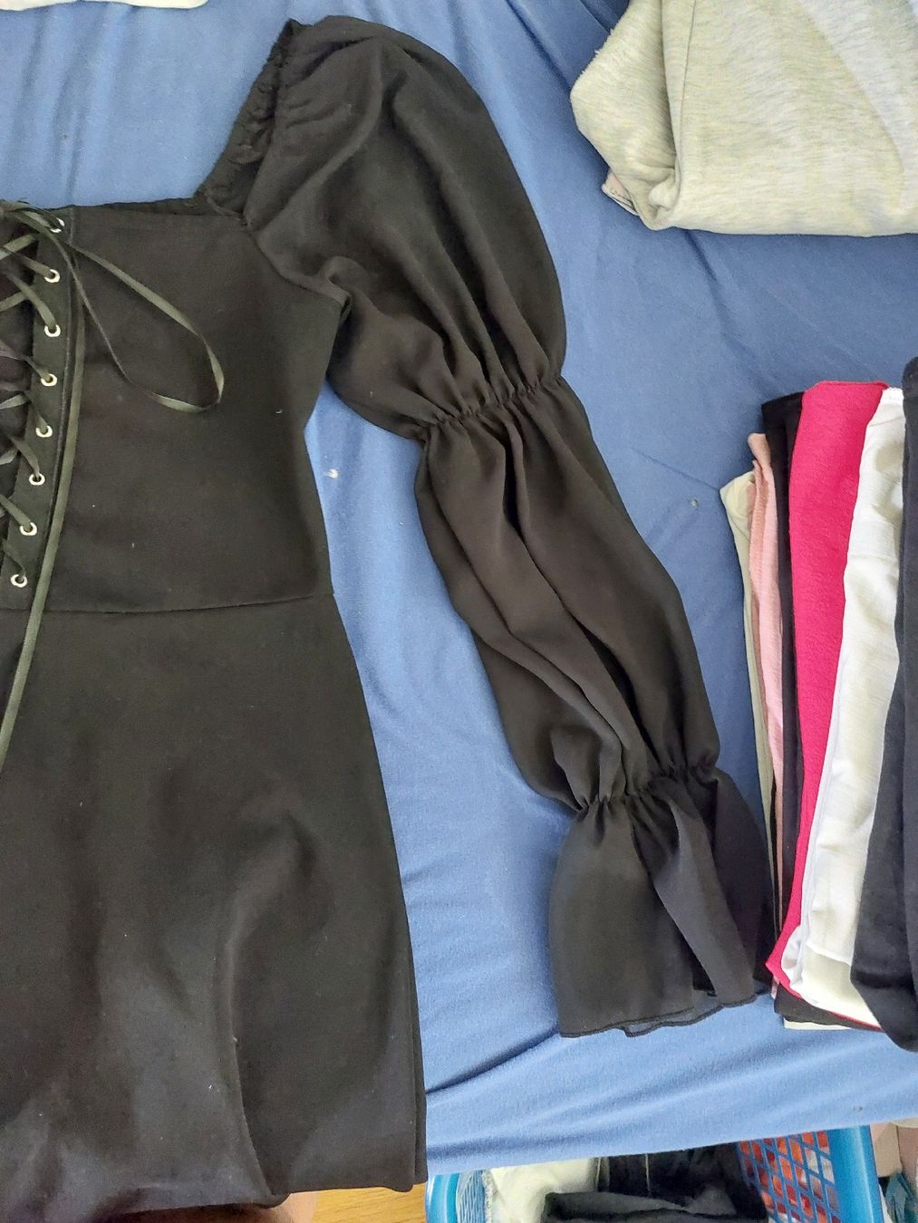 Kleider: Kleid schwarz Grösse S/M – Neu (gemäss Beschreibung) aus Gwatt (Thun) von B.D.999 1