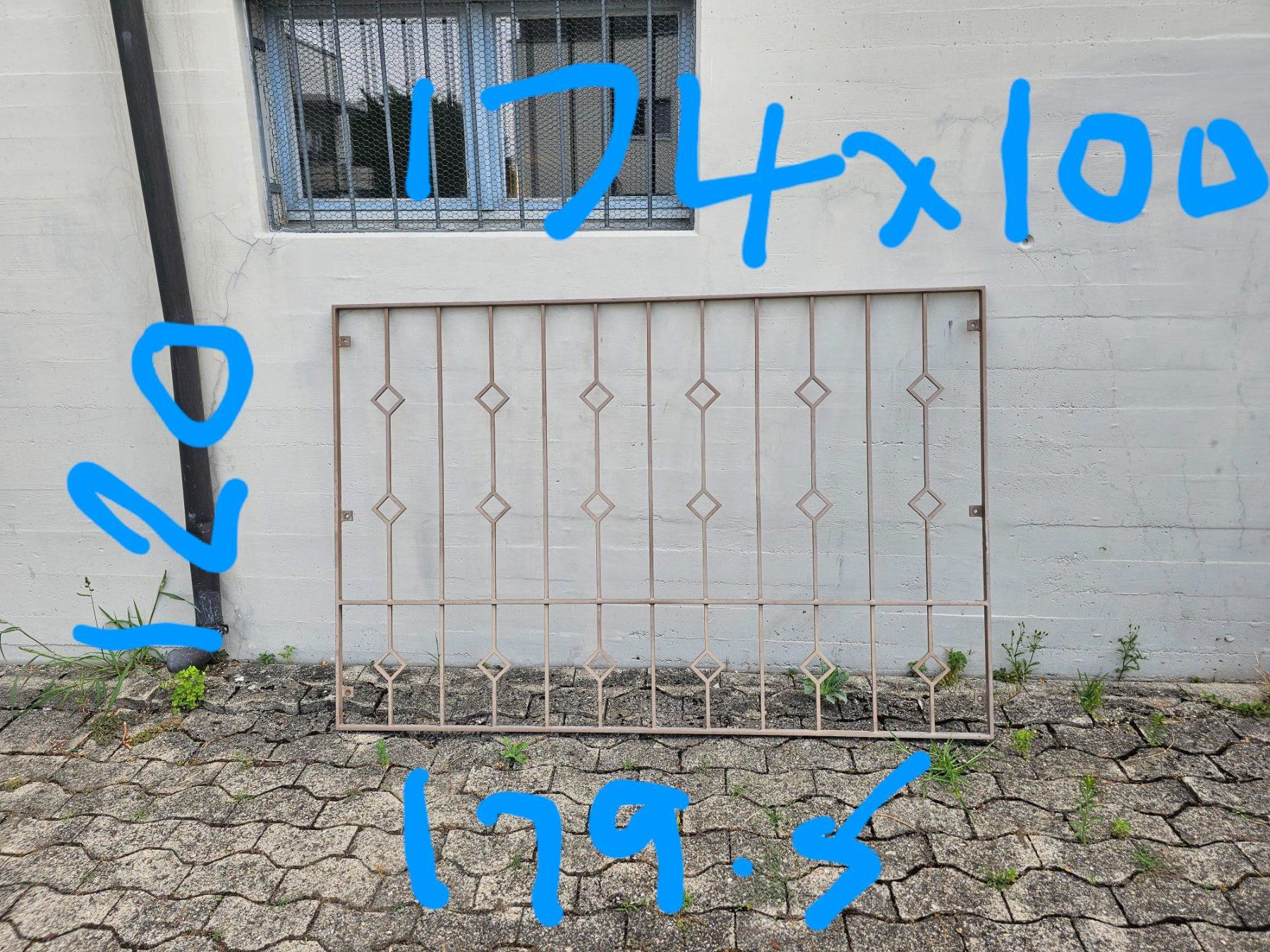 Griglie e Inferriate: Sicherheitsgitter für Fenster – Usato da Küsnacht ZH venduto da StuartJohnston