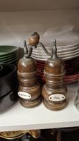 Salz- und Pfeffermühle aus Holz rustikal gebraucht