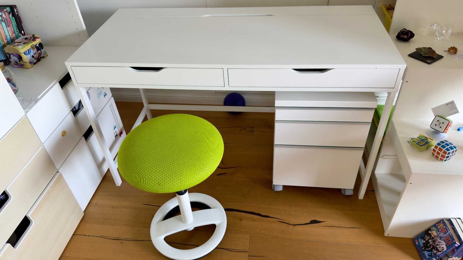 Ikea Scrivanie: Homeoffice-Set: Schreibtisch, Rollcontainer, Hocker – Usato da Hünenberg See venduto da bobby0102