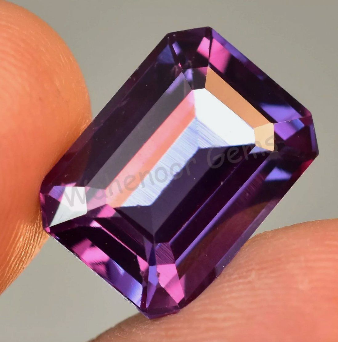 Pietre preziose: 12.85 Ct Certified – Nuovo e nell'imballaggio originale da Genève venduto da AWWA