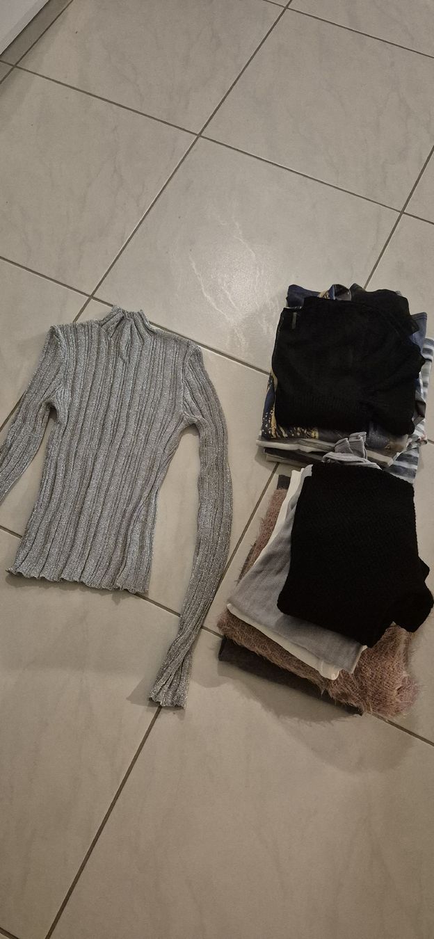 Lotti di vestiti: Tolles Kleiderpaket 11 Pullis Grösse S  top zustand – Usato da Aesch BL venduto da Moni1211