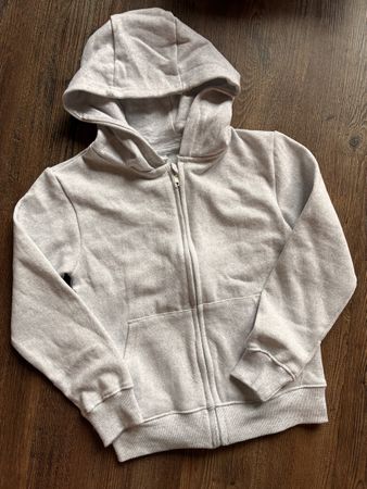 Schöner Hoodie Gr. 128, Neu
