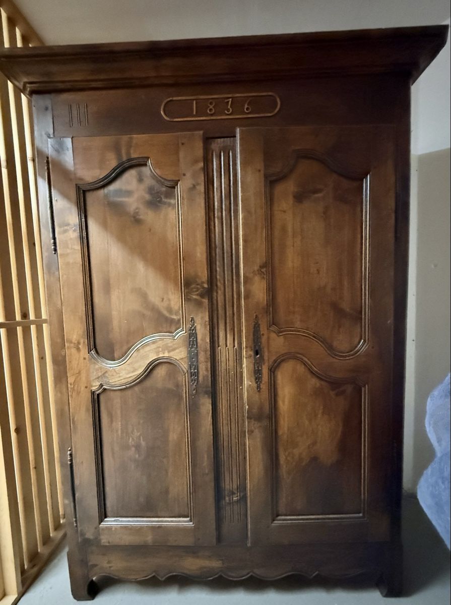 Armadi: Armoire de 1836 – Usato da Plan-les-Ouates venduto da val_c6z7