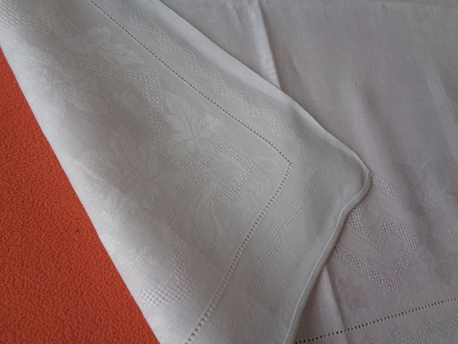 Linge de lit: Serviette Damast oder als Deckeli Grösse 57 cm. x 57cm. – D'occasion à Chur par omonia 3