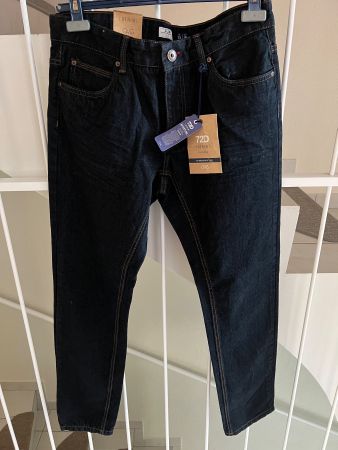 Jeans neuf 72D taille 33