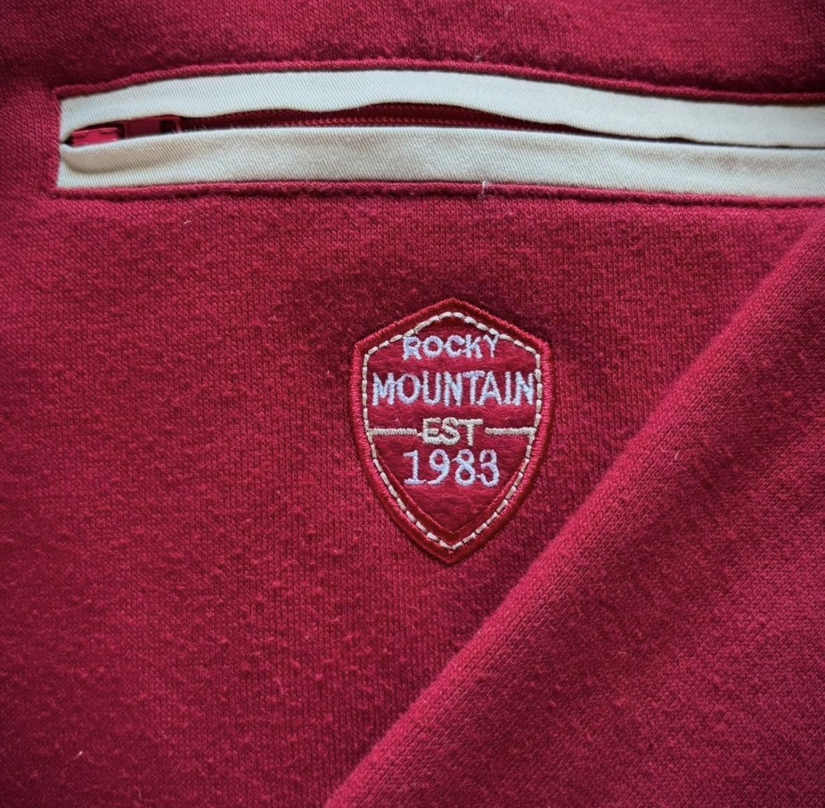 Maglioni & Felpe: Pull rouge Rick Armand – Usato da Avry-devant-Pont venduto da Odilee 1