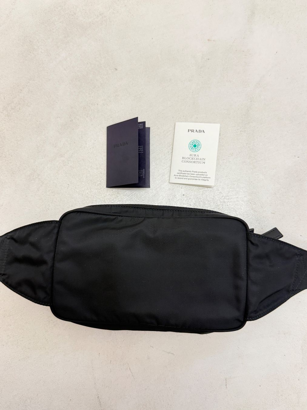 Prada Borse: Sac banane neuf Prada – Usato da giffers venduto da sev_c9x9 8