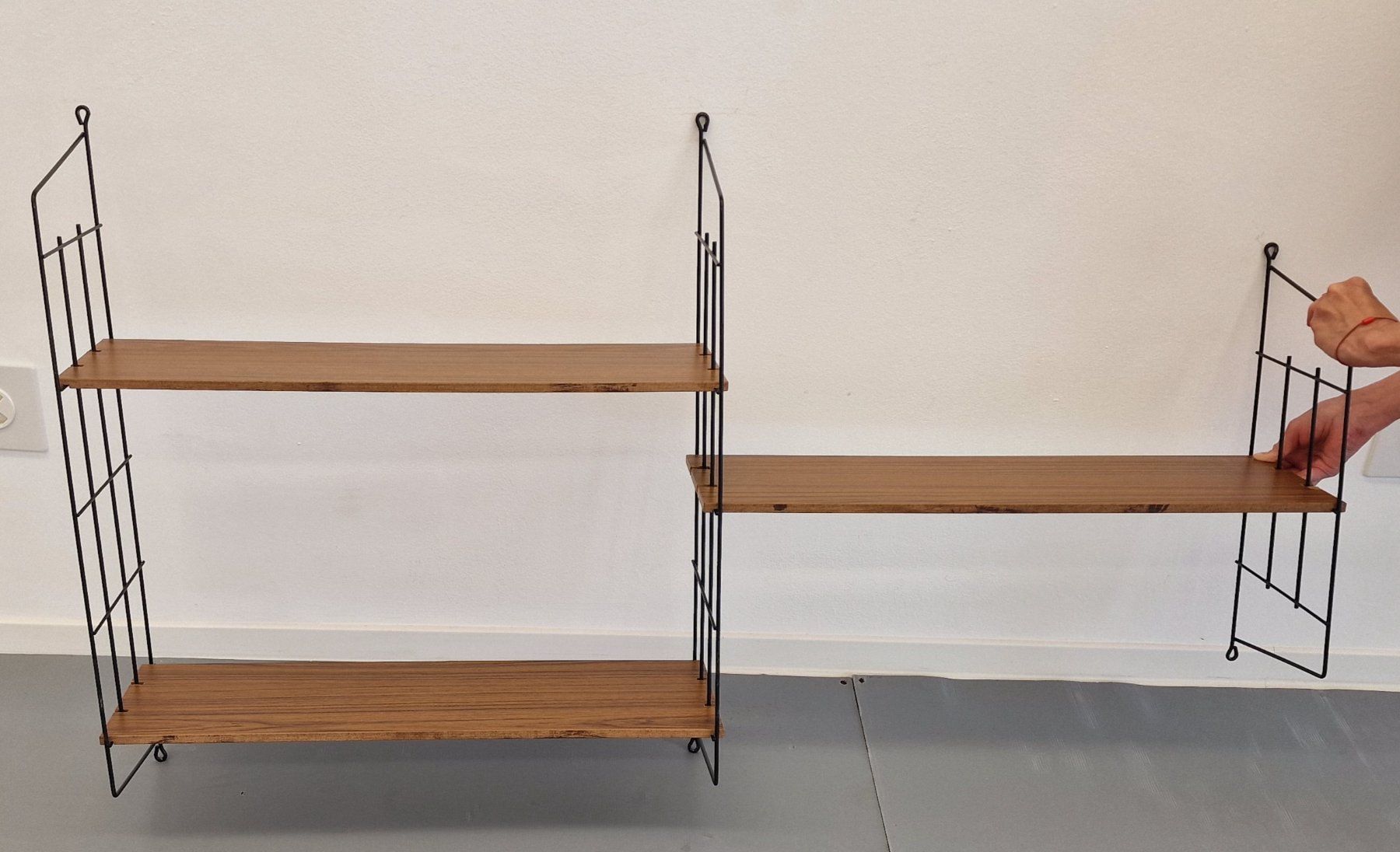 Scaffali: MCM Vintage Design, 2x Stringregal, Metall, HDF, 1960er – Usato da St. Gallen venduto da chambredirecte